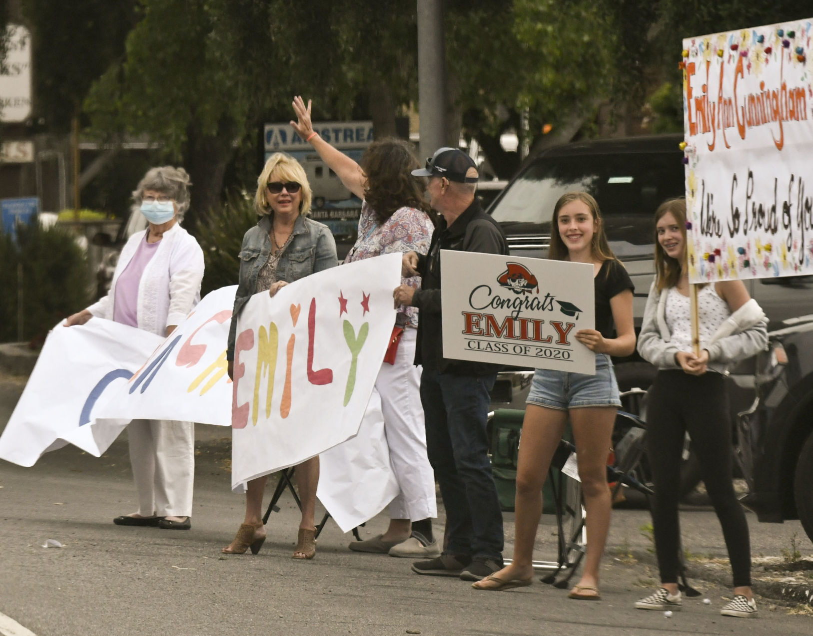 060520 SYVHS grad parade 05.jpg